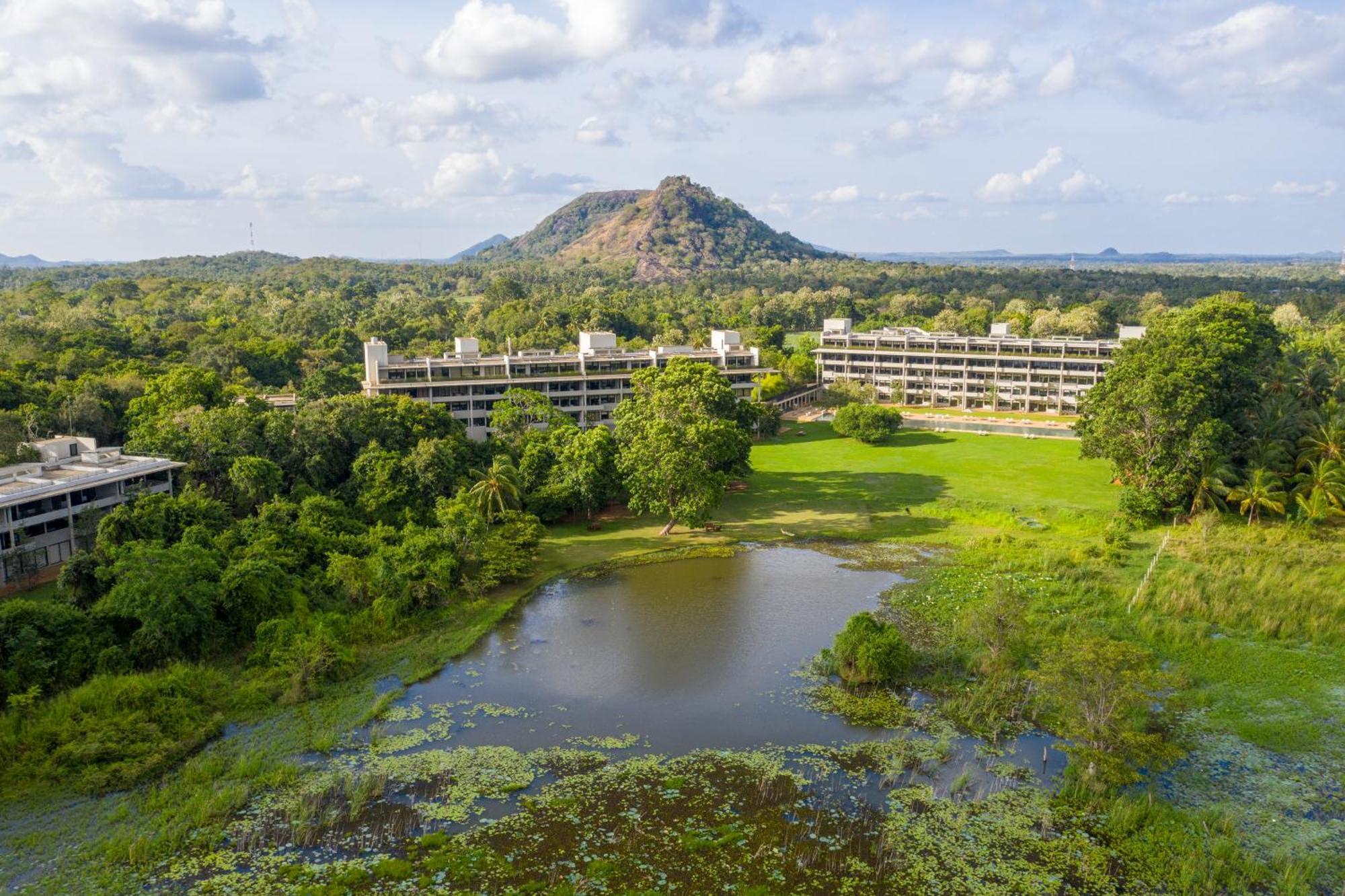 Jetwing Lake Dambulla Luaran gambar